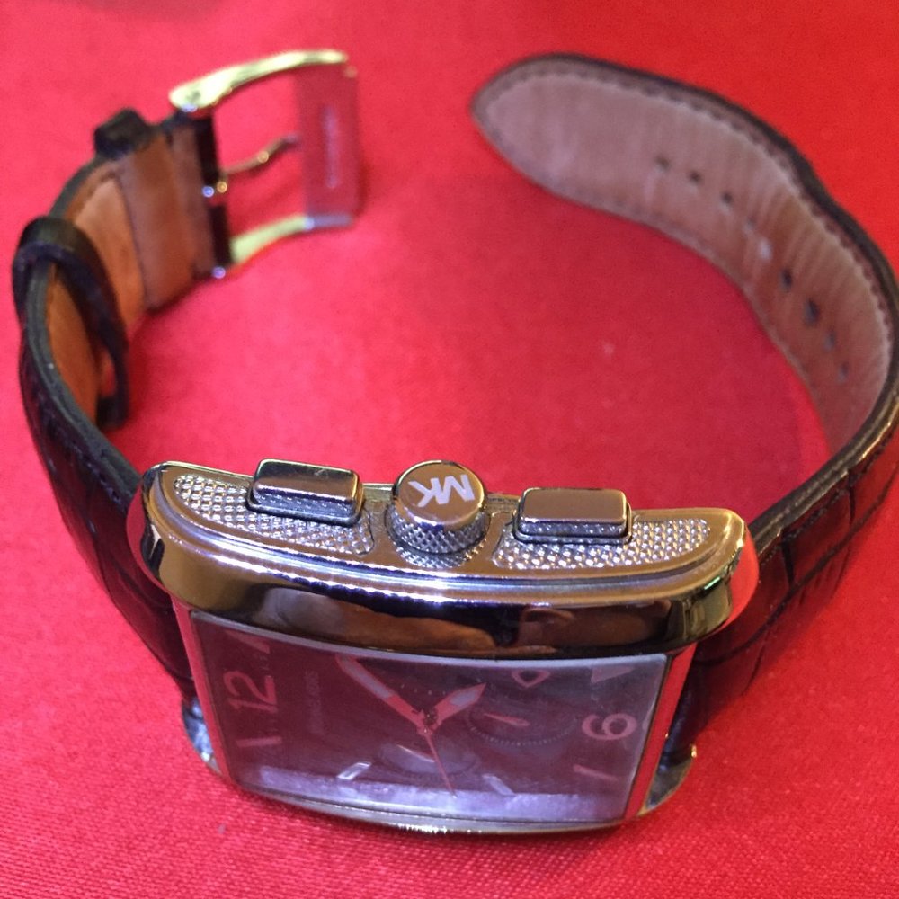 Michael Kors Men's Chronograph Leather Band Watch - Picture 2 of 4